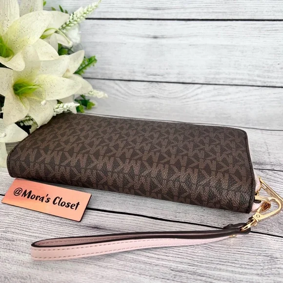 Michael Kors Continental Wallet /Wristlet - Picture 5 of 8